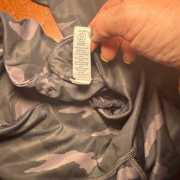 Athleta Ultimate Camo 7/8 Tight Leggings Size M NWOT - Picture 6 of 6